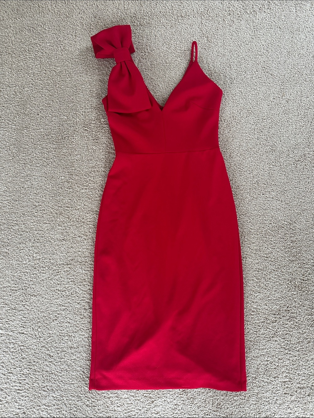 Red One-Shoulder Midi Dress with Bow Accent
